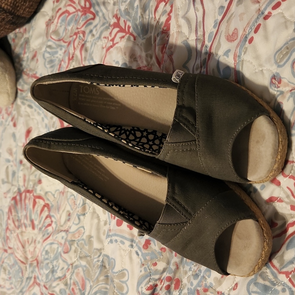 Tom's wedges